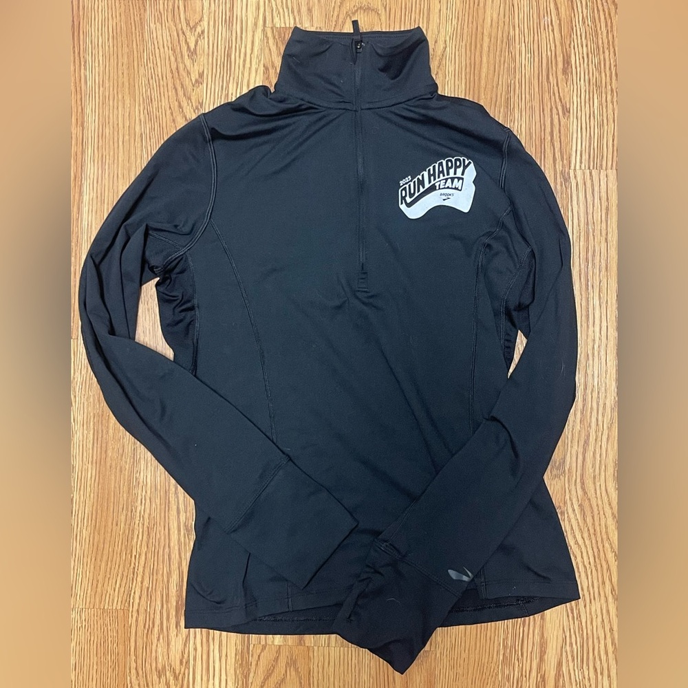 Brooks run happy team black quarter zip long sleeve- like new- size M womens